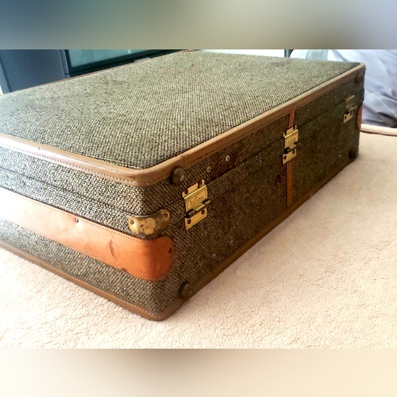 Vintage Tweed Suitcase with Leather Accents - Picture 5 of 13